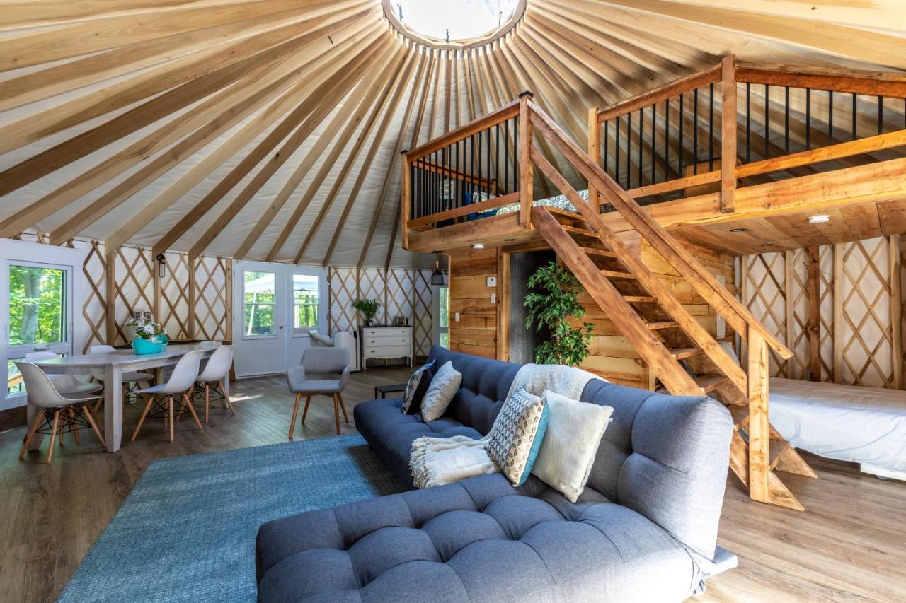 Yourtes Glamping Du Poisson Blanc Notre-Dame-du-Laus Esterno foto