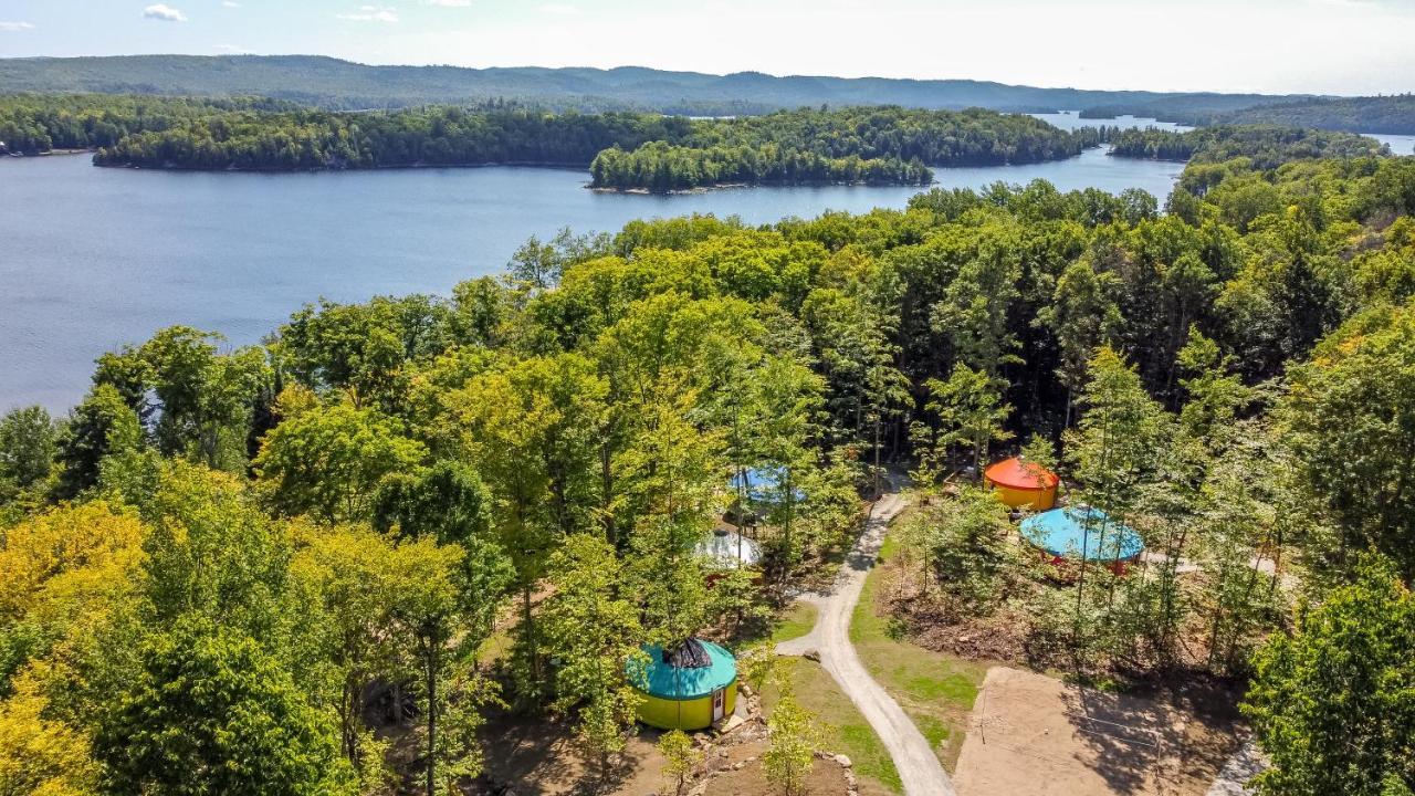 Yourtes Glamping Du Poisson Blanc Notre-Dame-du-Laus Esterno foto
