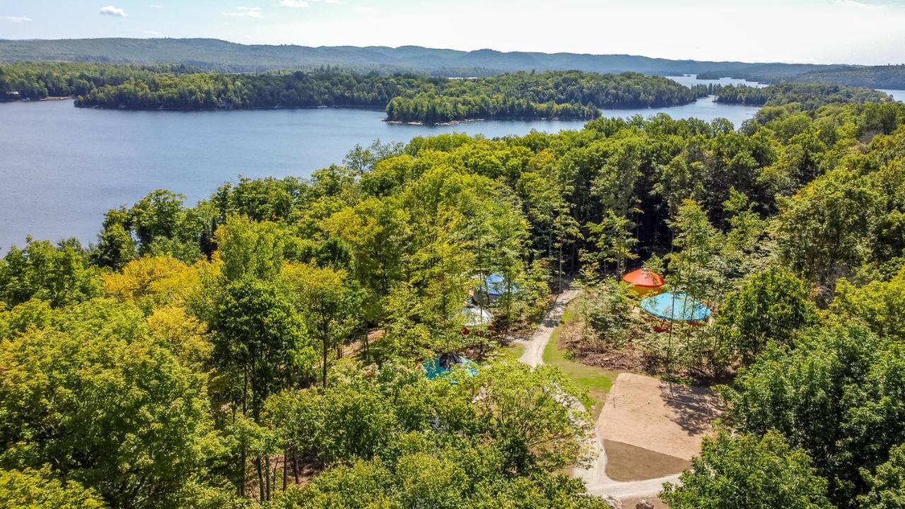 Yourtes Glamping Du Poisson Blanc Notre-Dame-du-Laus Esterno foto
