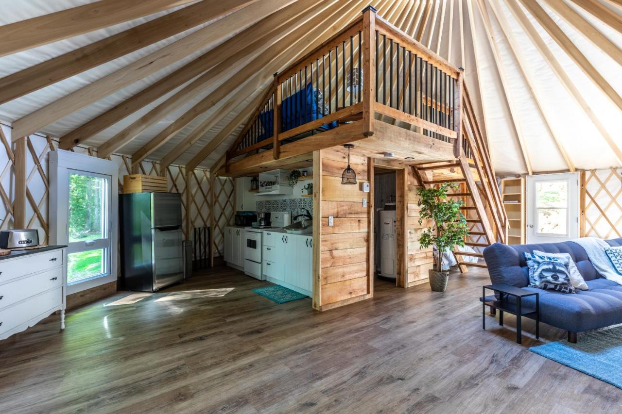 Yourtes Glamping Du Poisson Blanc Notre-Dame-du-Laus Esterno foto